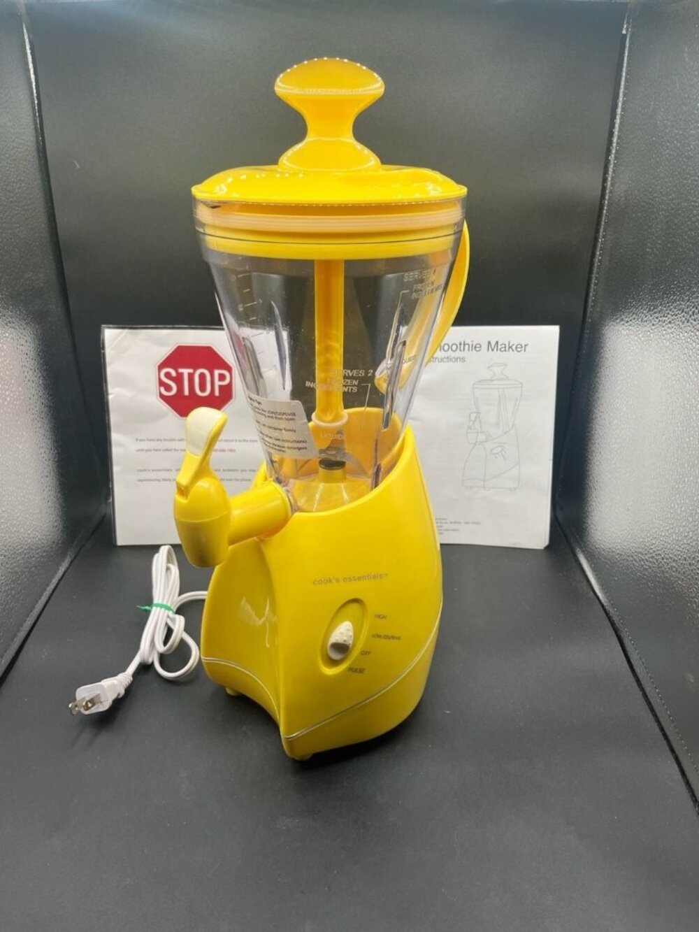 Cook's Essentials Yellow Smoothie Maker with Dispenser Spout and Stir Stick✅